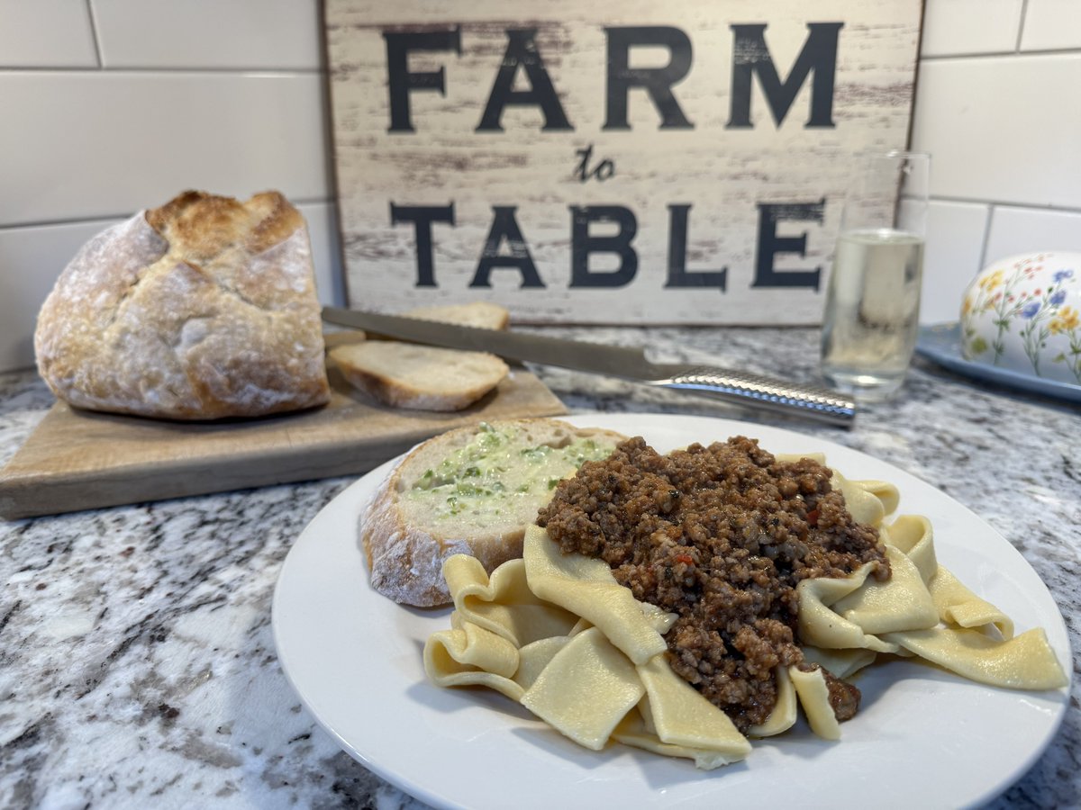 homesteader23's tweet image. Celebratory dinner homemade pasta pork bolognese sauce and homemade bread with our honey in it @tracyb0809