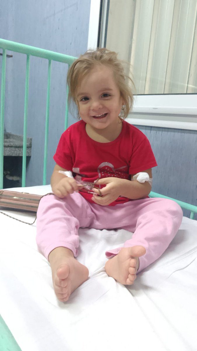 PresoRP_'s tweet image. Buenas tardes gente, hoy voy a hablar de una situación muy difícil que le toca vivir a Damián. Damián es una persona que comparte comunidad de Clubes Pro conmigo y muchas personas más que juegan. Él tiene 3 hijos, dos últimas mellizas, una de ellas se llama Alisson Stella, de 3…