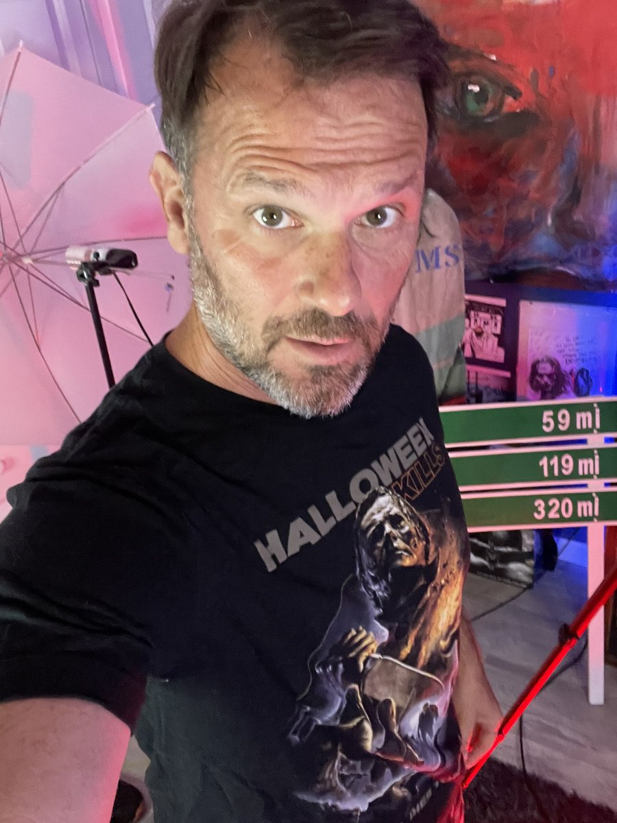 Drumdums's tweet image. It’s almost time…live in 30!! #halloween #pajamaparty #michaelmyers #hitthebricks #pajamas #live #podcast 🍿🔥🎃
youtube.com/live/SDKyQponI…