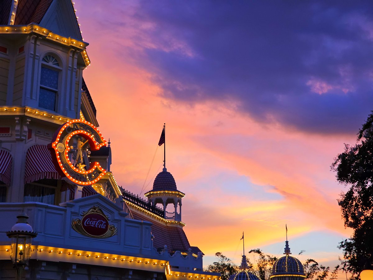 DrewDisneyDude's tweet image. Starlight, starbright, the most beautiful sunset over Magic Kingdom tonight. ✨️