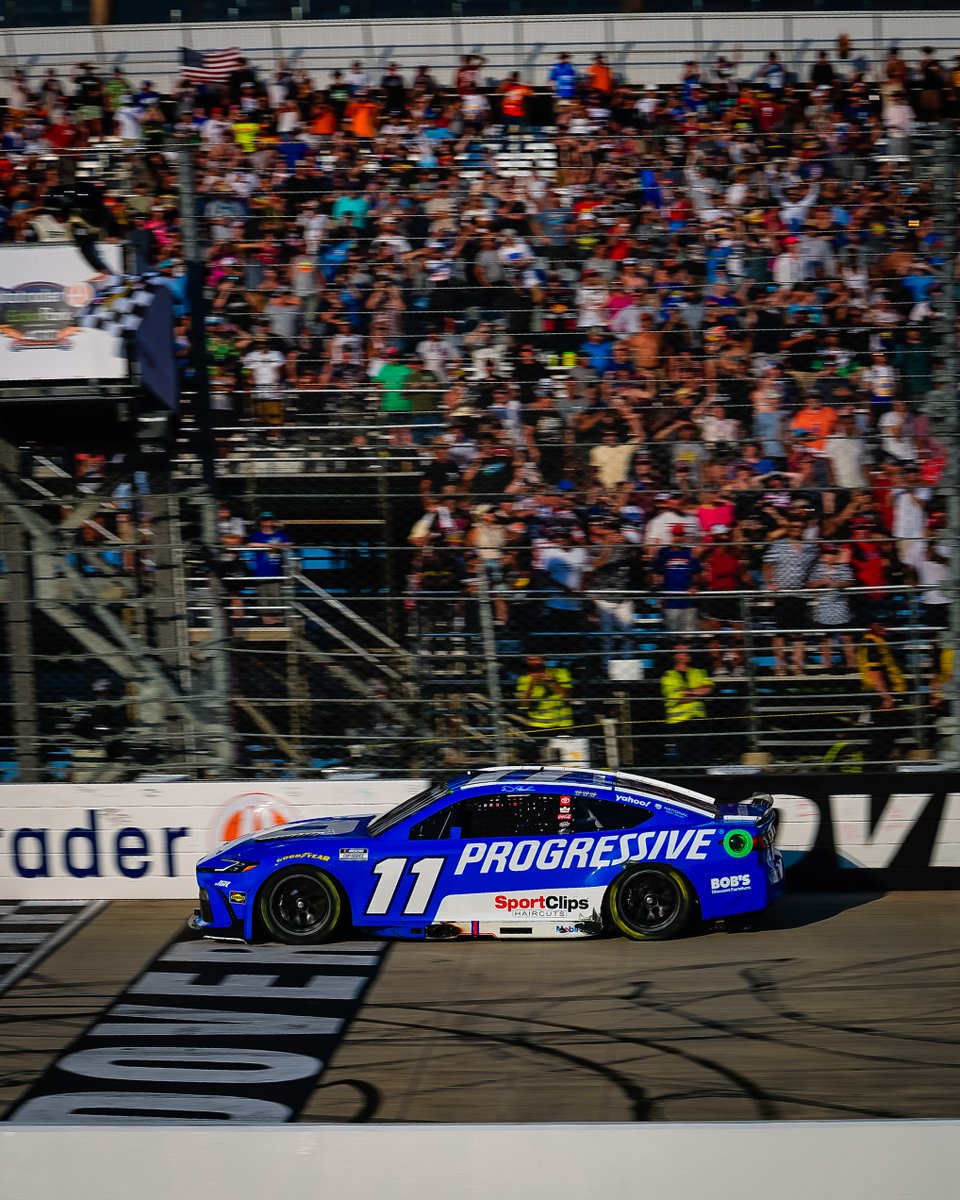 NASCAR's tweet image. NEWS: No issues in post-race inspection at the @MonsterMile!
@dennyhamlin's fourth win of 2025 is official!