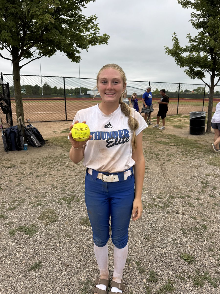 Thunder Elite Premier - Ferrari (@tep_ferrari) on Twitter photo ‼️🚨AIR RAID🚨‼️The blonde 💣 <a href="/BrianaB2009/">Briana Blankenship</a> strikes again with another moon shot at the Great Lakes Showcase! ‼️🚨AIR RAID🚨‼️The blonde 💣 <a href="/BrianaB2009/">Briana Blankenship</a> strikes again with another moon shot at the Great Lakes Showcase!