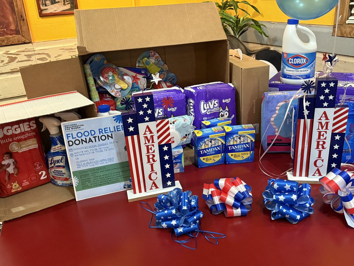 ClaytonTuckerTX's tweet image. Wonderful time in East Texas! Make sure if you see us, you use our BIG AS TEXAS CTTX CAMPAIGN PEN to sign Clayton’s petition to be on the Democratic Ballot in March!
Want to join the petition team? Signup to join us via the website!
Onward!
#TeamTexas #ClaytonForAg…