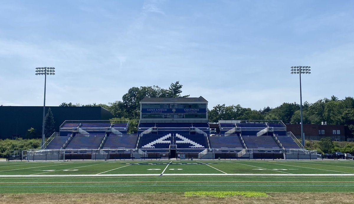 Cooper_hazard10's tweet photo. Thank you for a great camp yesterday @STAHawksFB! Thank you @Coach_GageHayes for working with me. Had a great time at camp! Big thanks to @TheHonorableUno and @CoachJoeAdam for the tour after camp! @LSEagleFootball @wny_football @CoachHefNCSA @NCSA_Football https://t.co/r3XDgLwL8c