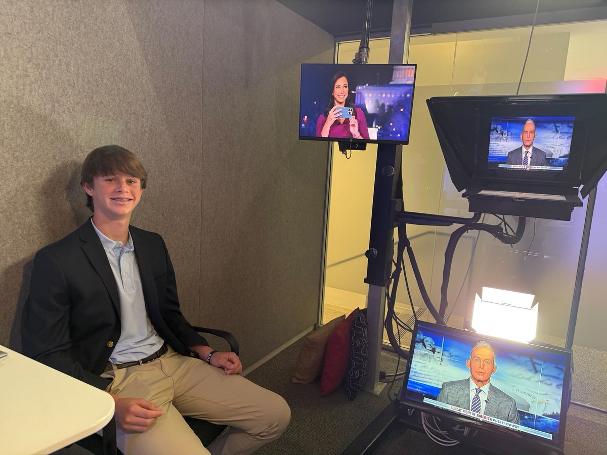 SenKatieBritt's tweet image. About to join @GowdyAmerica, and I have a special guest in the studio with me! Tune in to hear @TGowdySC and I discuss President Trump’s successful first 6 months.