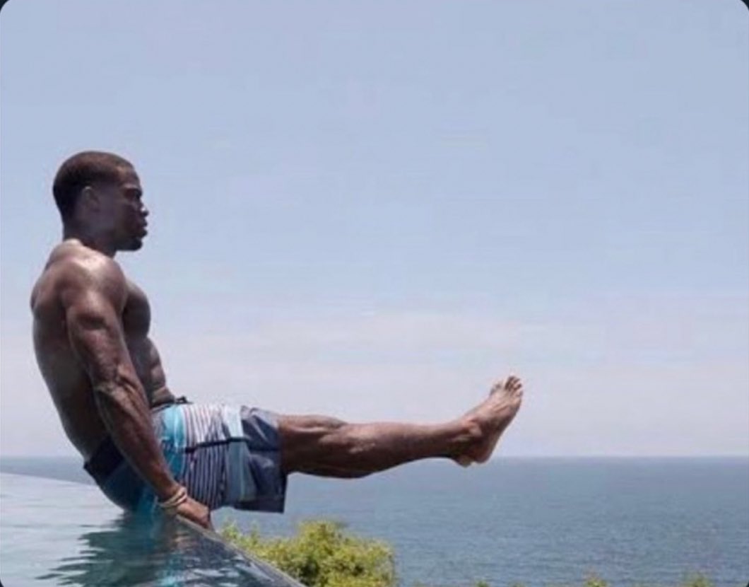 _Obamasburner's tweet image. when somebody vacuuming and they gotta get a spot under your feet