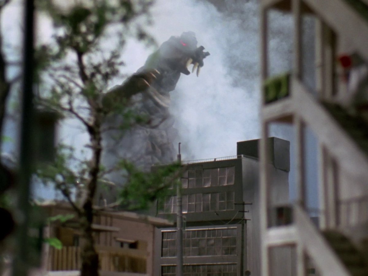 penpen_iii's tweet image. Ultraman 80 (1980) already looked great for TV toku and Shinji Higuchi cites it as an inspiration on his work. But wow does Higuchi take that already impressive standard and blow it out of the water. Gamera: Guardian of the Universe (1995) is an incredible professional debut.