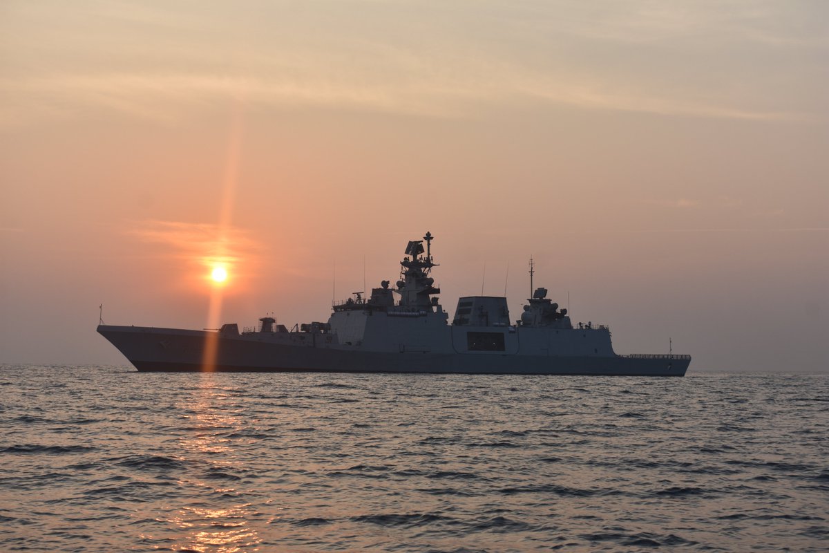 IN_EasternFleet's tweet image. #INSSahyadri, a formidable Frigate of the #IndianNavy, completes 13 years of glorious service on 21 Jul 25.
Commissioned in 2012, this indigenously designed and built stealth frigate has been a cornerstone of the #EasternSword #SunriseFleet, embodying naval power and precision.…