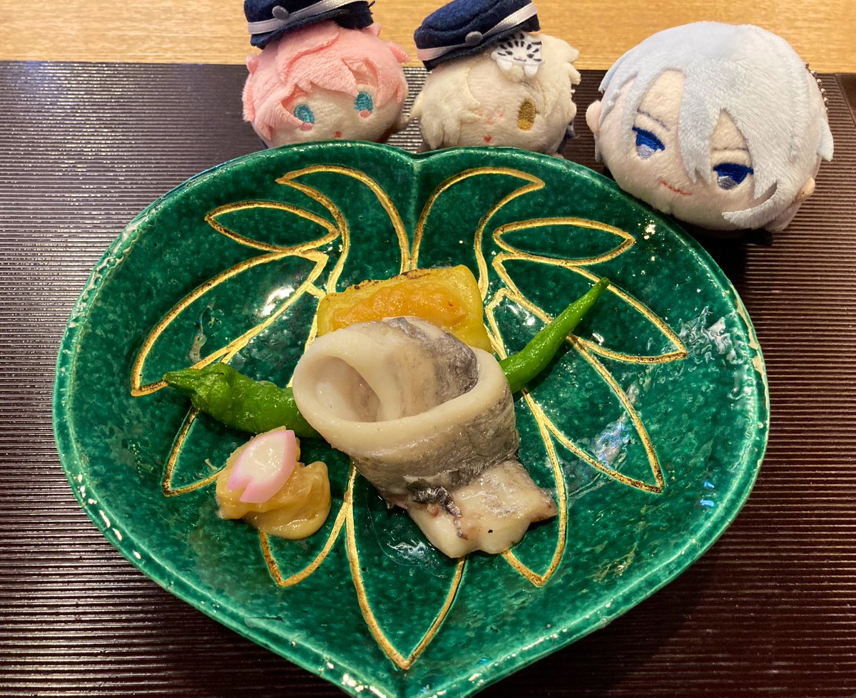 Momonosuke7's tweet image. 二日間の名古屋旅🏯刀剣会席もいただいてきました🌸献立はよく考えられていてしかも美味☺️想像以上のクオリティでした✨体質的にお酒飲めなかったのが残念💦日本酒が進んだだろうになぁ