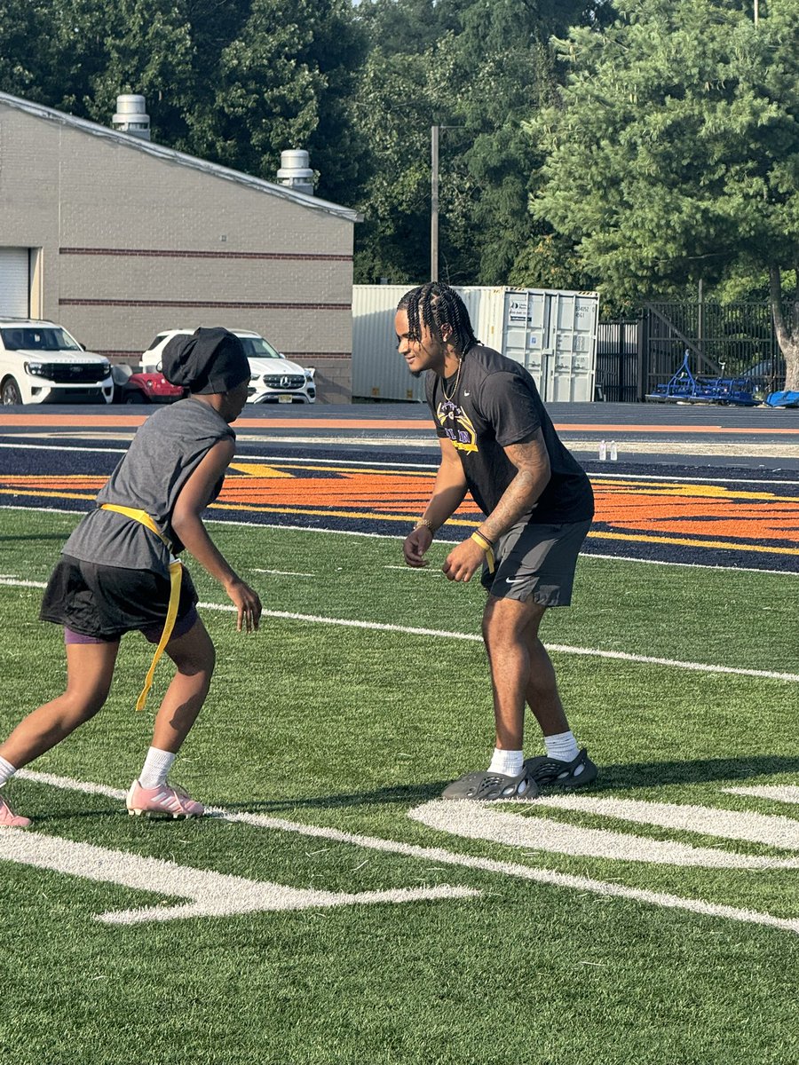 NorfolkStateFB's tweet image. Supporting the next generation of athletes at the MEAC Flag Football Clinic!
#GoldStandard🔰