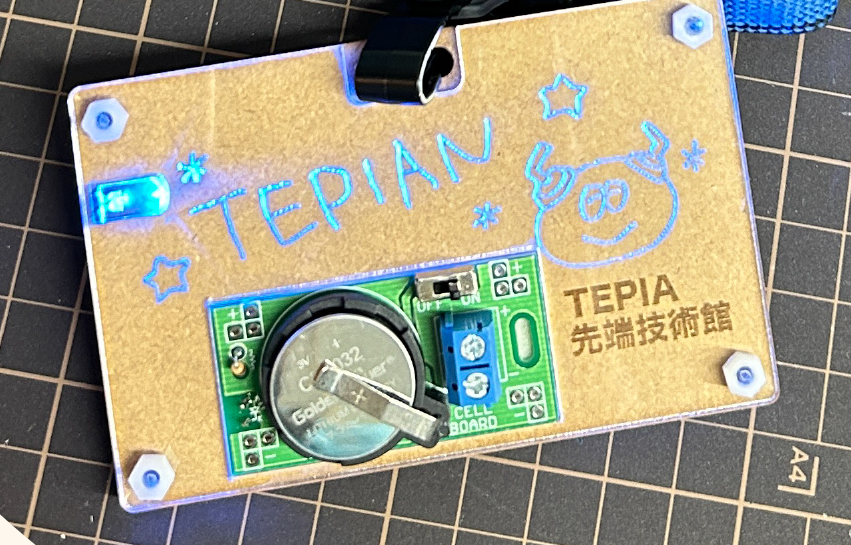 tepian_today's tweet image. 昨日はTEPIAクリエイティブクラブの5回目の講座「はじめての #電子工作 光る会員証をつくろう」が実施されたよ!
はんだごてを使用して電気が流れる回路をつくり、LEDが光るクラブのメンバー証をみんなでつくったんだ!
#はんだづけ