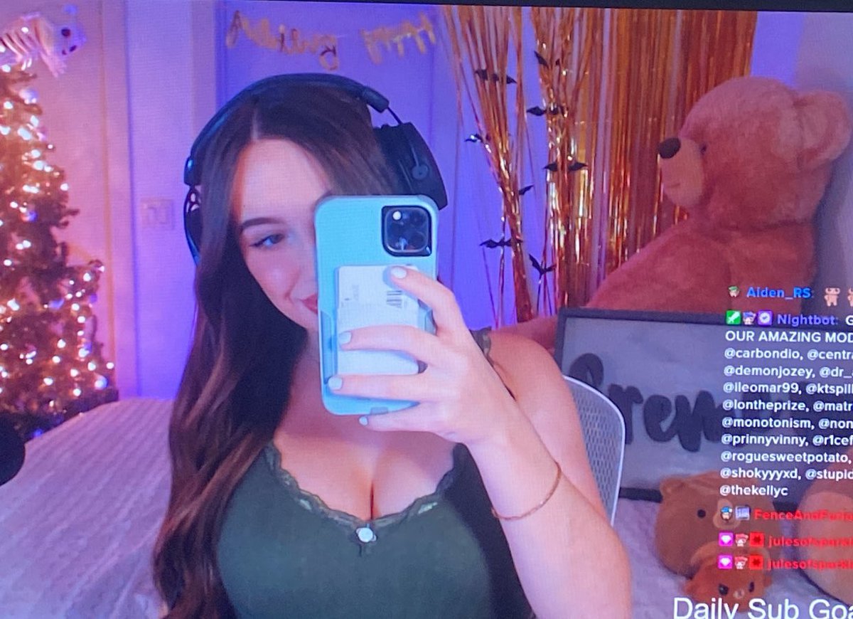 LIVE ON TWITCH!!! It’s my birthday at midnight let’s celebrate 🥳💗