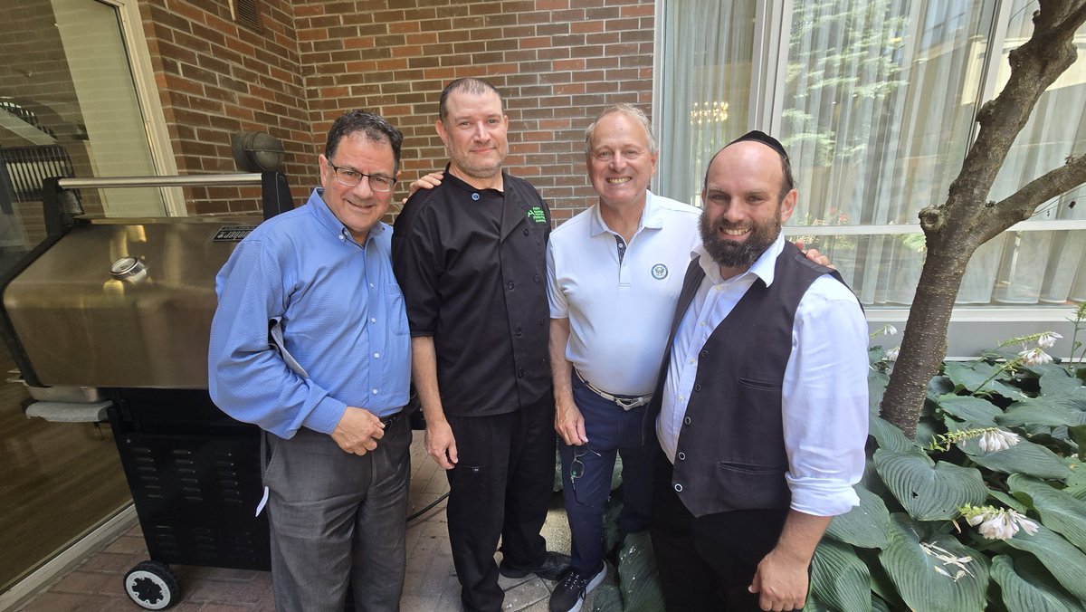 PasternakTO's tweet image. Had a great time connecting with residents, the facility operations team, and head chefs at the Aspira Kensington Place Retirement Living Open House BBQ. #yorkcentre #ward6