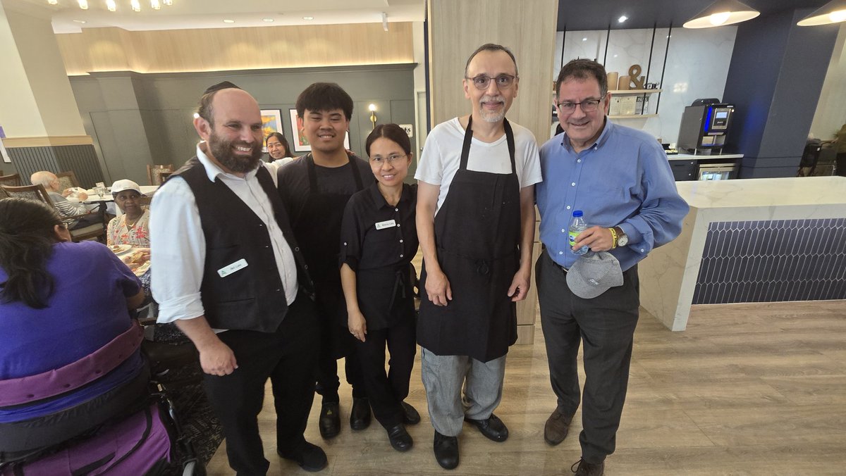 PasternakTO's tweet image. Had a great time connecting with residents, the facility operations team, and head chefs at the Aspira Kensington Place Retirement Living Open House BBQ. #yorkcentre #ward6