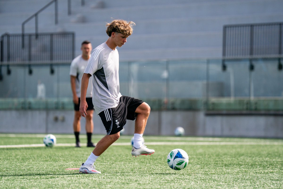 austinfcacademy's tweet image. Final prep! 🌳🌳
Christian Ayala and Nico Aristizábal putting in the work with the West team ahead of tomorrow’s @MLSNEXT All Star game!
