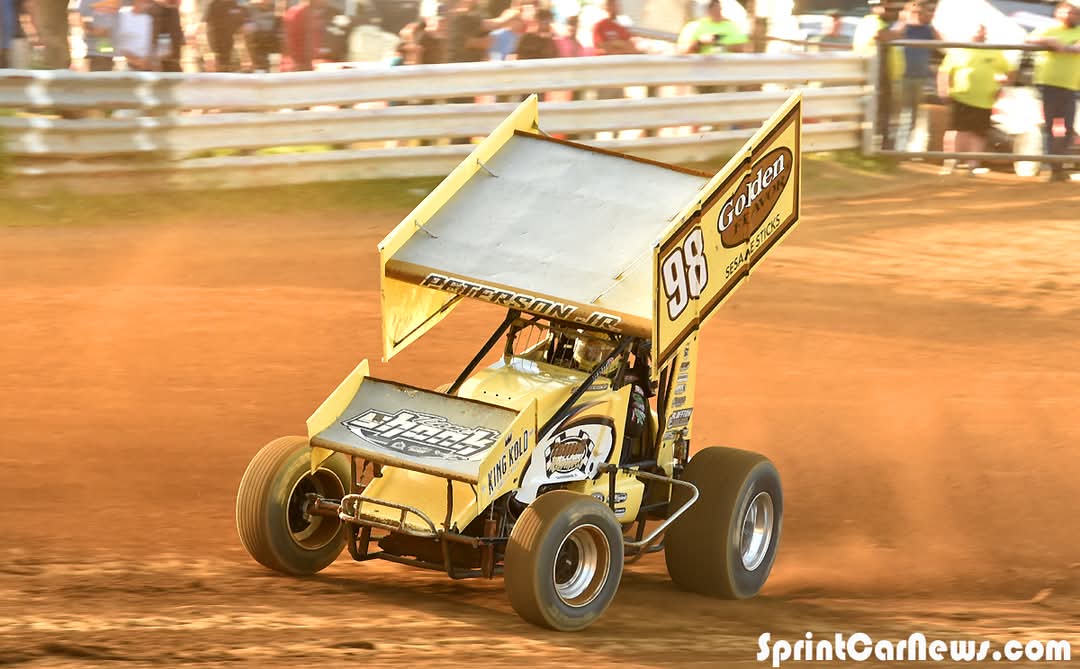 A few shots of the 410s at Tri-City Raceway Friday before the lights went out and ended the show.