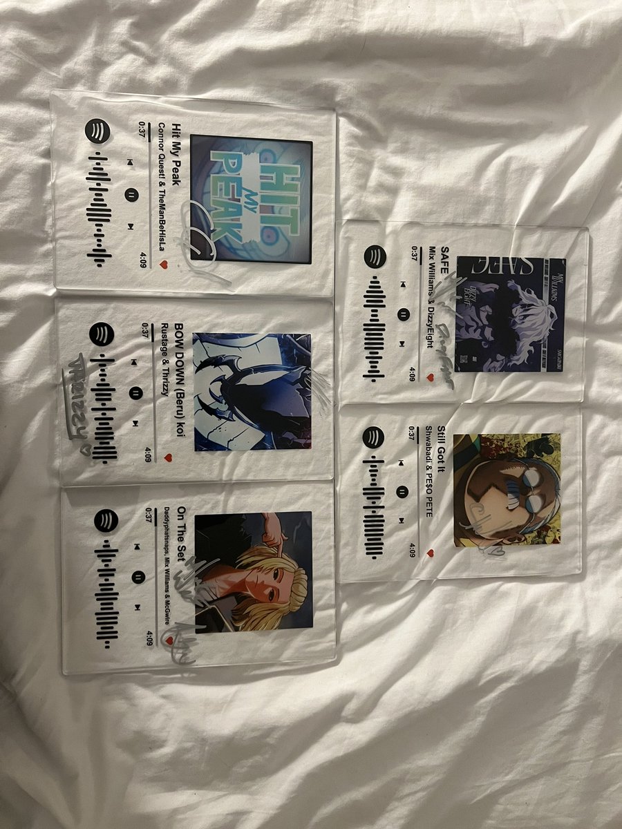 NHxWolf's tweet image. Thanks for the legends for signing! @MixWilliams_ @DeezyEight @shwabadi @Connor_Quest @danielrustage @ThrizzyMusic @McGwireMusic