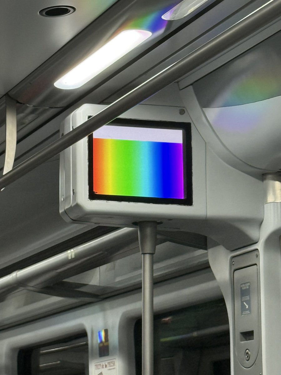 rubenbupe's tweet image. Senda arcoíris - Renfe edition