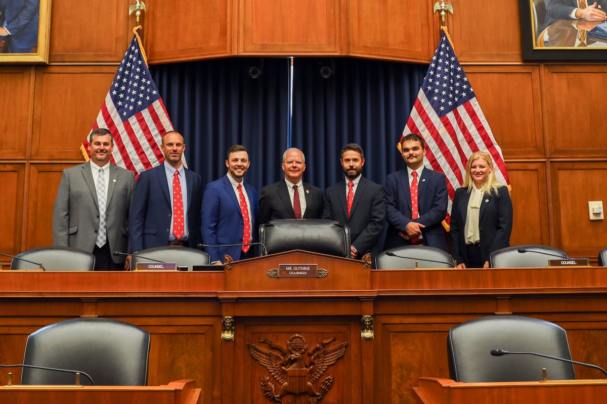 RepGuthrie's tweet image. This week, I hosted various groups from the Commonwealth to hear about the issues that are most important to them. Thank you to the @kysoybean Association, @KentuckyFFA, @KyCECMembership, and KY veterinarians for making the trip to advocate on behalf of Kentuckians.