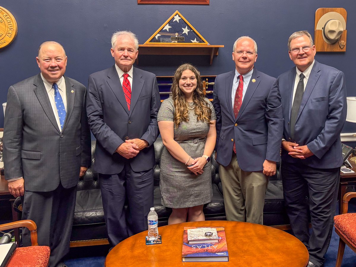RepGuthrie's tweet image. This week, I hosted various groups from the Commonwealth to hear about the issues that are most important to them. Thank you to the @kysoybean Association, @KentuckyFFA, @KyCECMembership, and KY veterinarians for making the trip to advocate on behalf of Kentuckians.