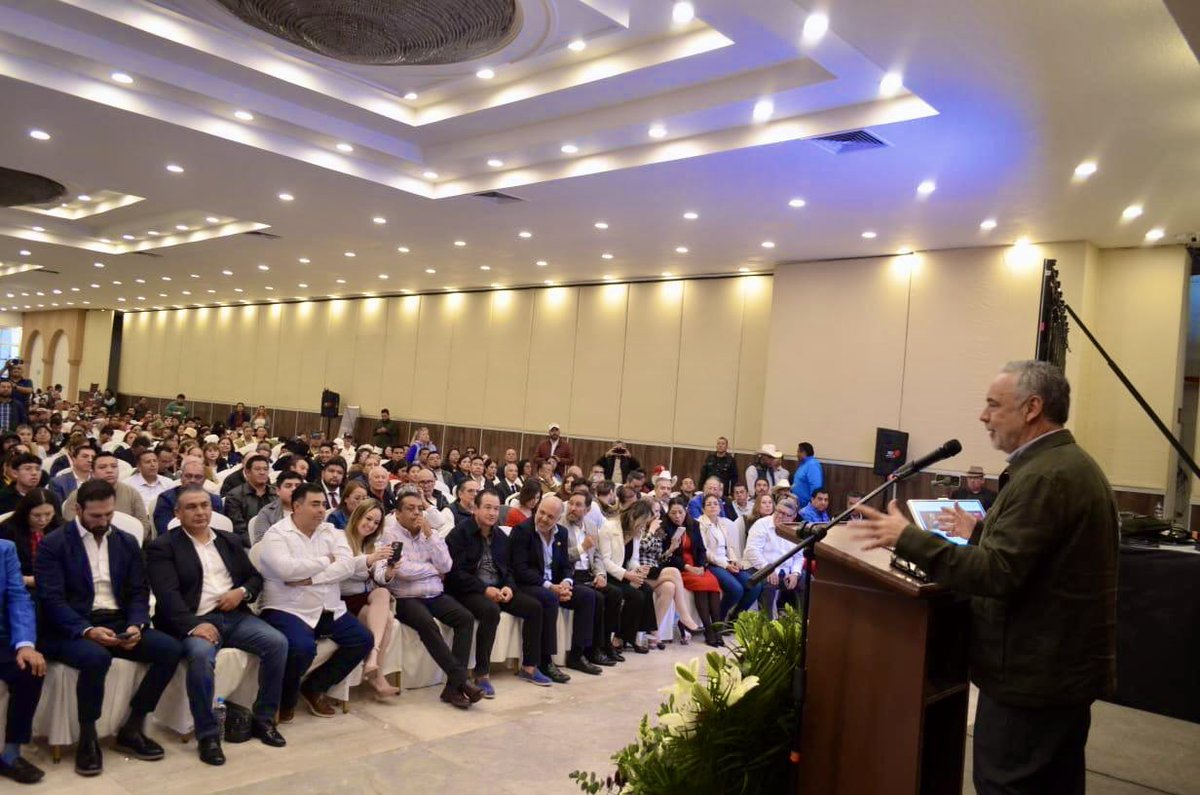aramirezcuellar's tweet image. En Toluca, Estado de México, gran concurrencia a nuestro primer informe de actividades legislativas. Legislamos para dar seguridad, generar bienestar y construir prosperidad. Queremos mejorar el acceso a la salud, la vivienda y el agua limpia.