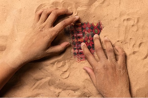 NorthWestEnd's tweet image. #REVIEW - A Grain of Sand at @unitytheatre "a list of names of the lost children of Gaza scrolls neverendingly across the screen: sometimes there are no words" northwestend.com/a-grain-of-san…