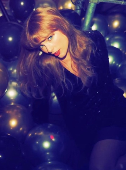 mirror_miranda's tweet photo. SHES SO FINE I CANT https://t.co/l4ft0SkQDx
