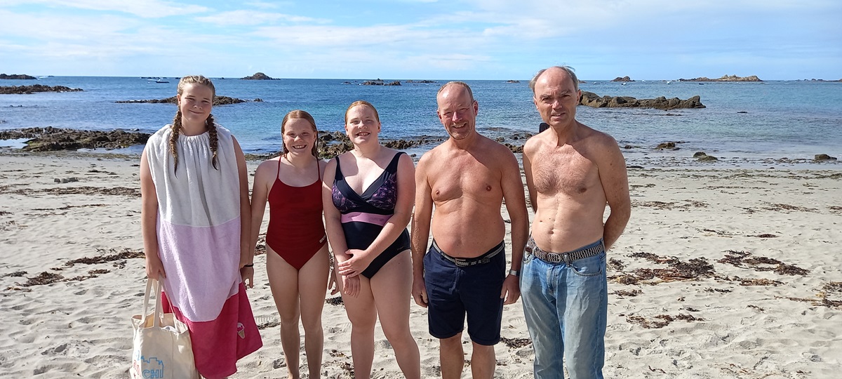 GsyConservation's tweet image. Well done Alice, that's swim number 62 done and dusted! 😁
Thank you to everyone supporting Alice's 100 day swimming challenge to raise money for GCV. 
#SwimWithAlice #swimmingchallenge