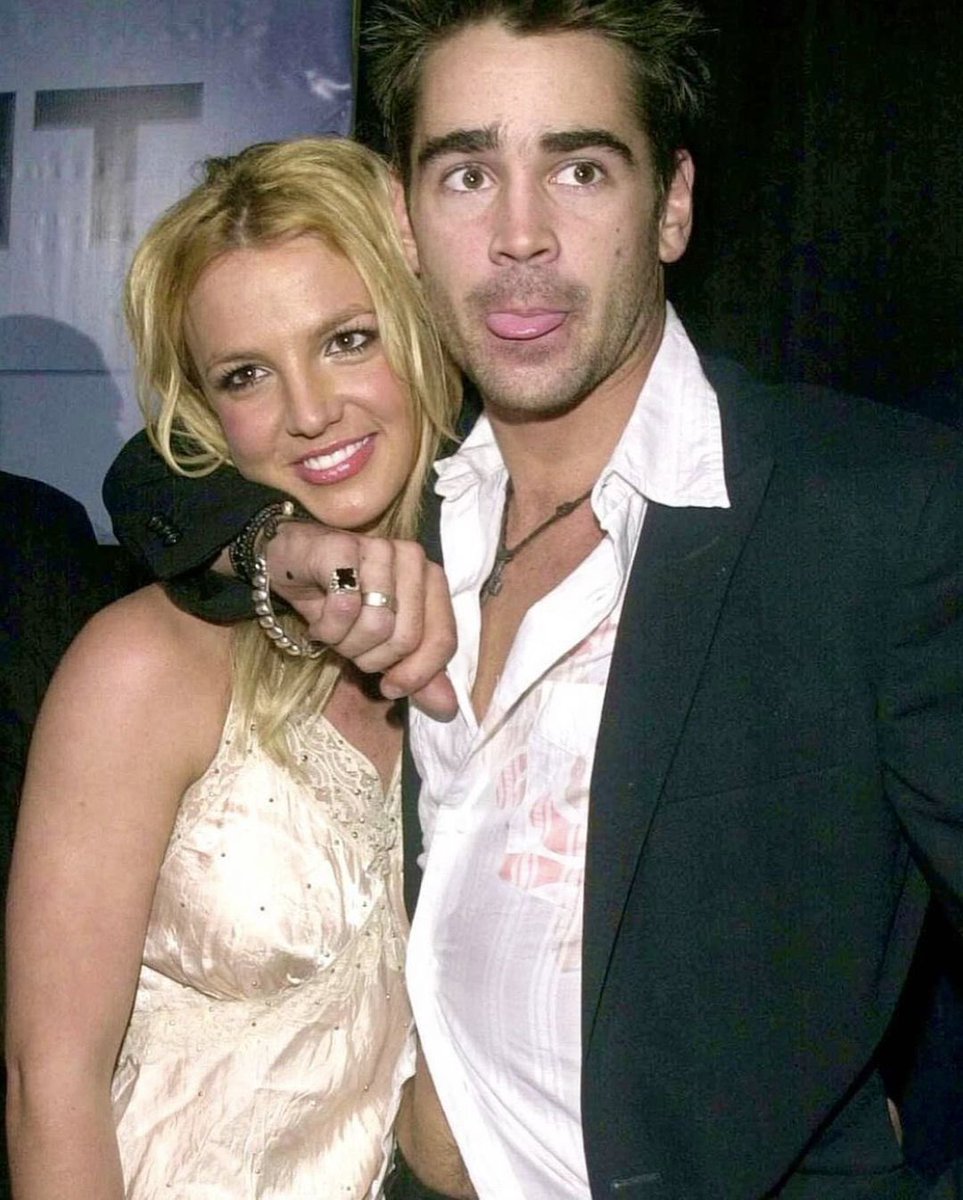 ABeardedHero's tweet image. Colin Farrell being her upgrade. I bet JT was crying a river 馃槶