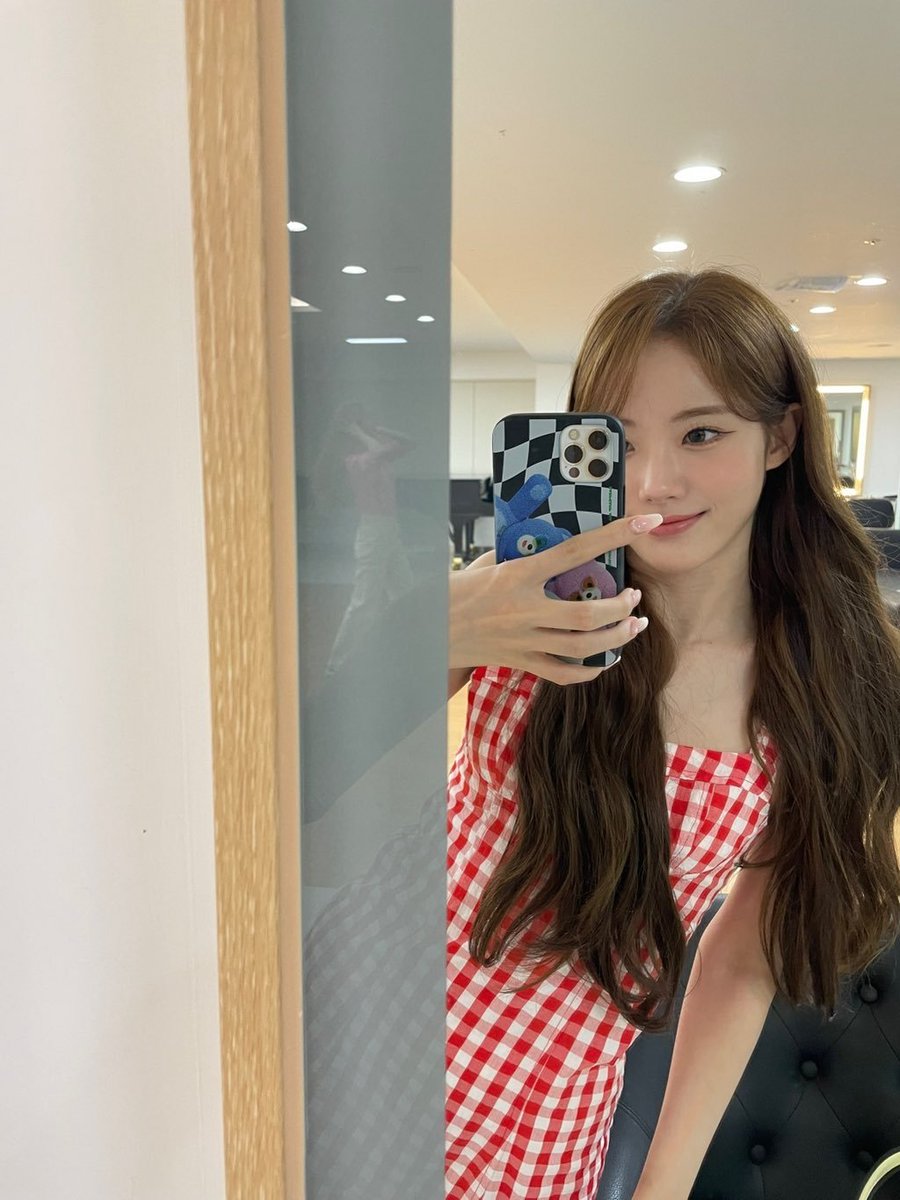 divinitysite's tweet image. Darme una vuelta por el #wi𝖉o͞wsʼ𝔓o͞p𝐔p𝔖𝕥örǝ era un must en este día, jamás podría negarme a pasar aunque sea un ratito pequeño por la #𝐕ir𝕥uo͞u𝔖ー𝖉imǝnsio͞n. Agradecida con mis mamis góticas por darnos la oportunidad de formar parte de su mundo.

𝑆tar𝕝ight 𝙽ami 𖹭