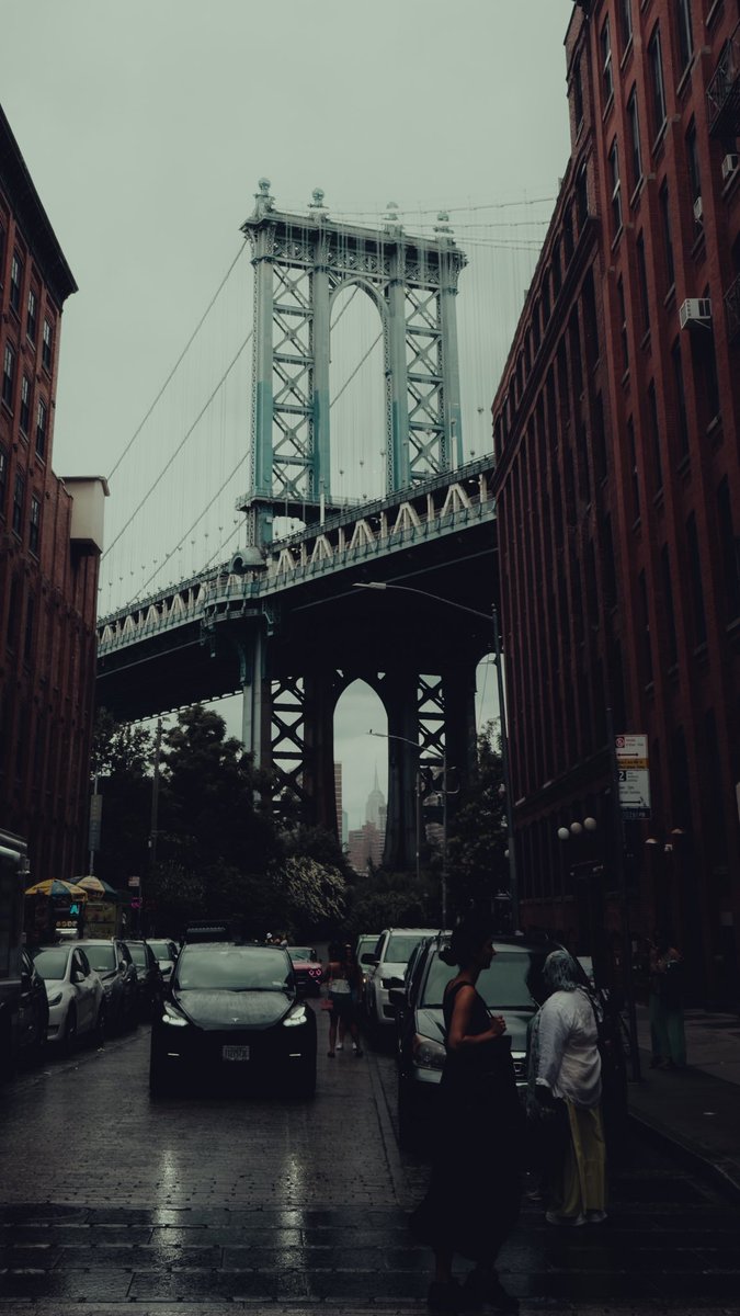 Faccini's tweet image. iPhone flicks of this crazy city (good thing I got a 16 pro right before I came here)