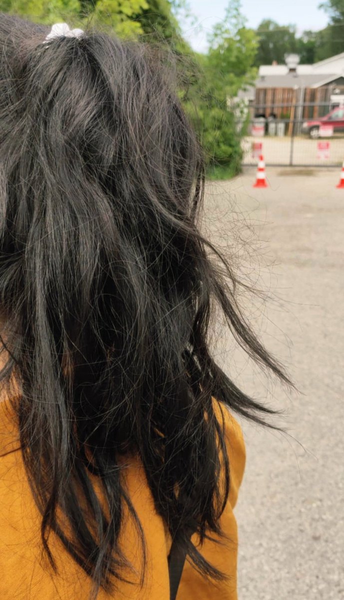LoyallyBear's tweet image. I really liked my ponytail today π₯Ή
I forgot to take out my bun last night so it made it all wavy.