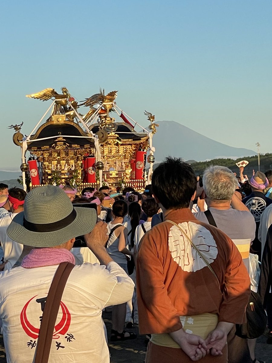 tourismvoice_jp's tweet image. おはようございます
サザンビーチちがさきなう
茅ヶ崎に夏の到来を告げる浜降祭
天気はサイコー
気分もサイコー
どうぞ楽しい海の日を
しかしネ・ム・イ
#浜降祭
#海の日