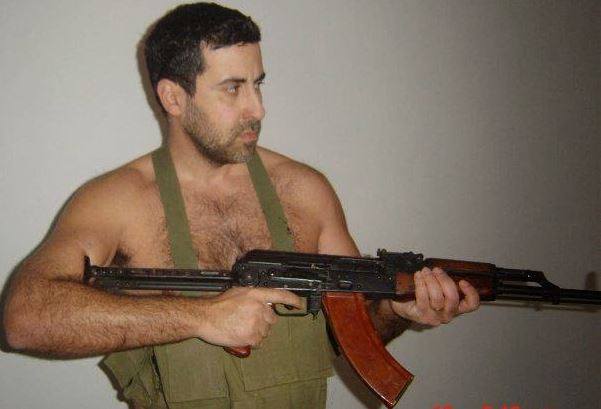 PVelleAntiJihad's tweet image. Hezbollah extremist Dyab Abou Jahjah zal intussen wel al op zwarte lijst staan van de Mossad. En terecht! Dat stuk krapuul hoort hier niet thuis. Hij vormt een gevaar voor de joodse gemeenschap.