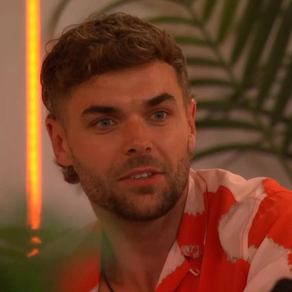 xnatalieclark's tweet image. just saw a comment on fb that said Harry looks like the mayor of Whoville 😭😭😭😭😭😭😭 #loveisland