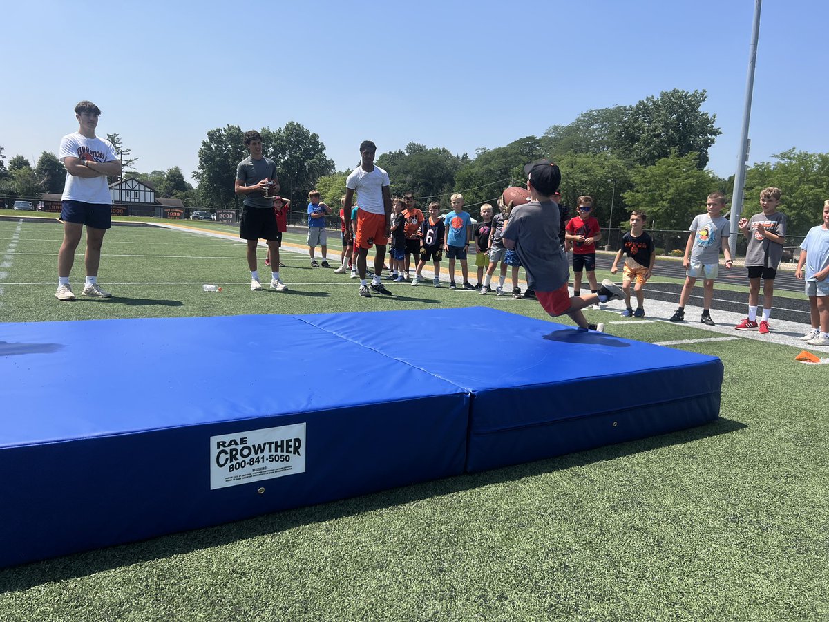 WWSFB's tweet image. Great to have all the future Tigers out at camp! Thanks to all the athletes giving back and serving the young Tigers