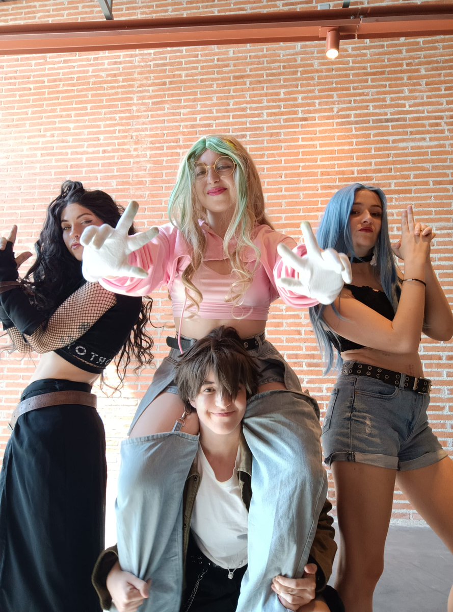 Noah_Ax0ner's tweet image. Pequeña grupal de Adoma que organizamos hoy, me encantó el resultado y ahora subiré alguna cosa más, es que no puedo pedir un grupo mejor ❤️🩹✨
#ADOMA
@kalimox0 @meieff @LiliCross_ @Nakkuchan @Christerva @Reah_Ofi