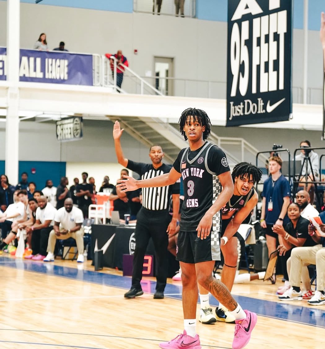 DushawnLondon1's tweet image. Michigan has offered stock rising guard Jasiah Jervis of @NYRhoops and @step_basketball
247sports.com/player/jasiah-…
