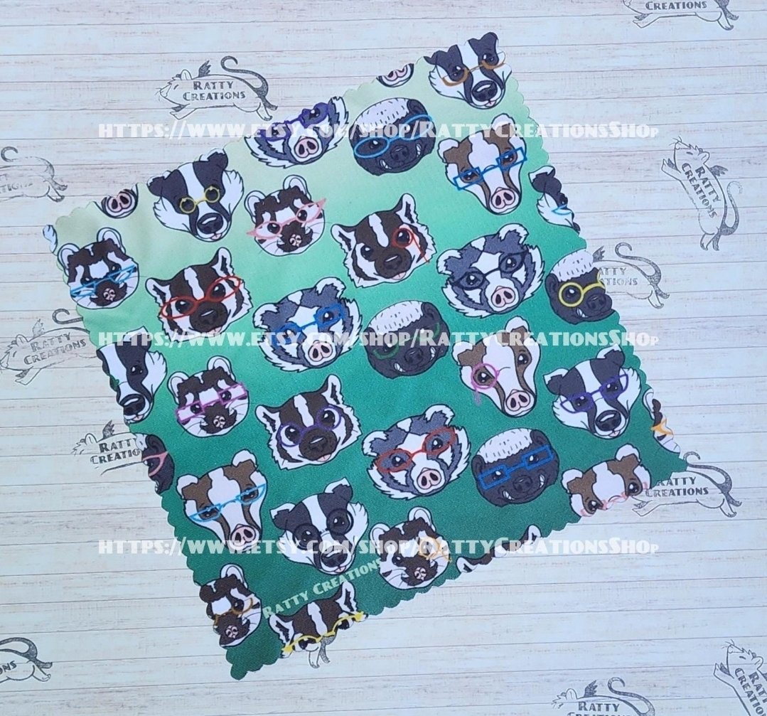 RattyCreations's tweet image. NEW! Hyena & Badger family glasses cleaning cloths now Available!! May we all see clearly now the smudges are gone!
etsy.com/listing/433862…
#Badgers #hyenas #sharks