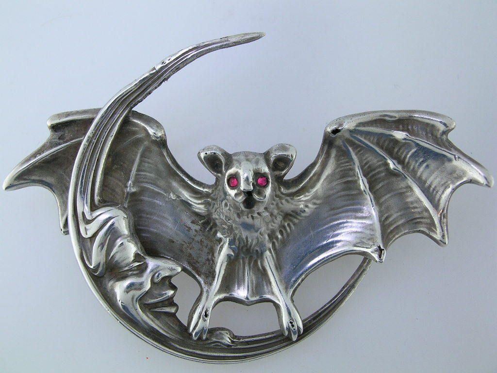 archaeologyart's tweet image. Bat pin by Unger Brothers, crafted in silver with gemstone eyes, dated 1904. Private Collection.