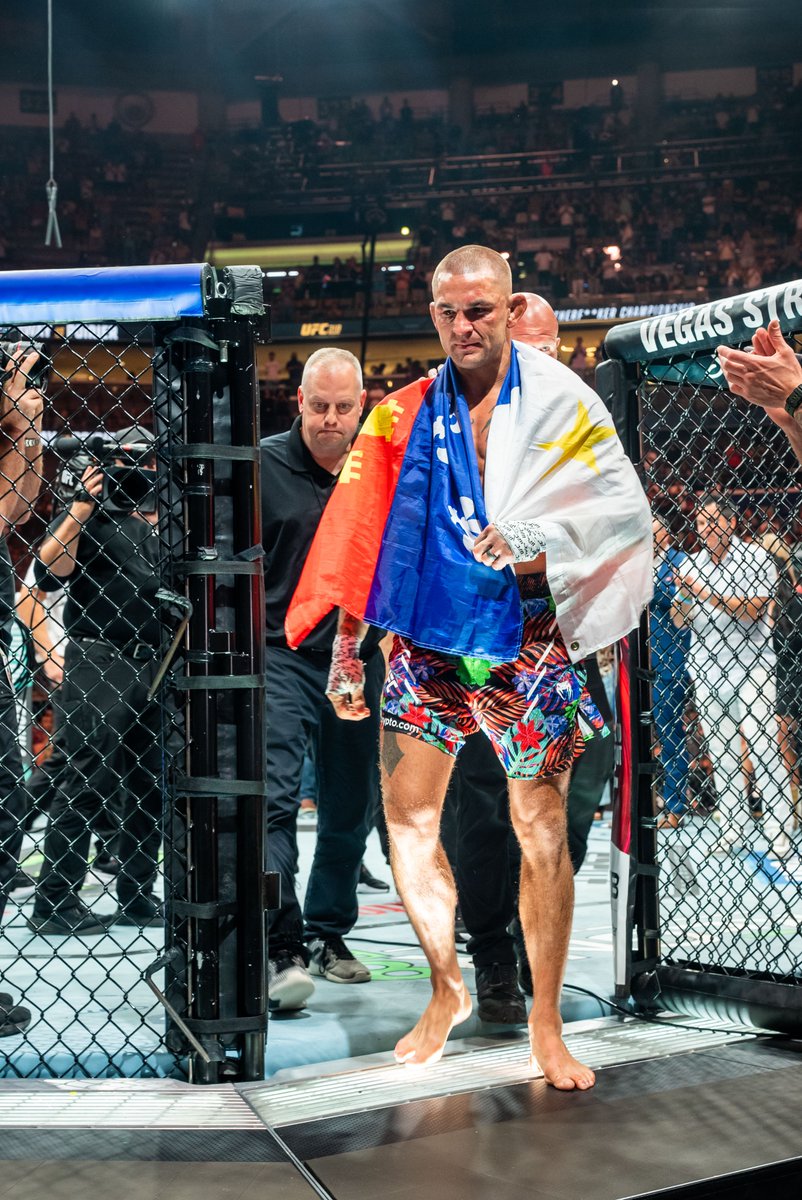 UFCEspanol's tweet image. Una verdadera leyenda del deporte @DustinPoirier 🫡💎 #UFC318