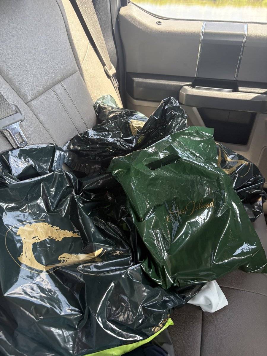 boshitty6969's tweet photo. Christmas came early https://t.co/KmFoVN6PIx