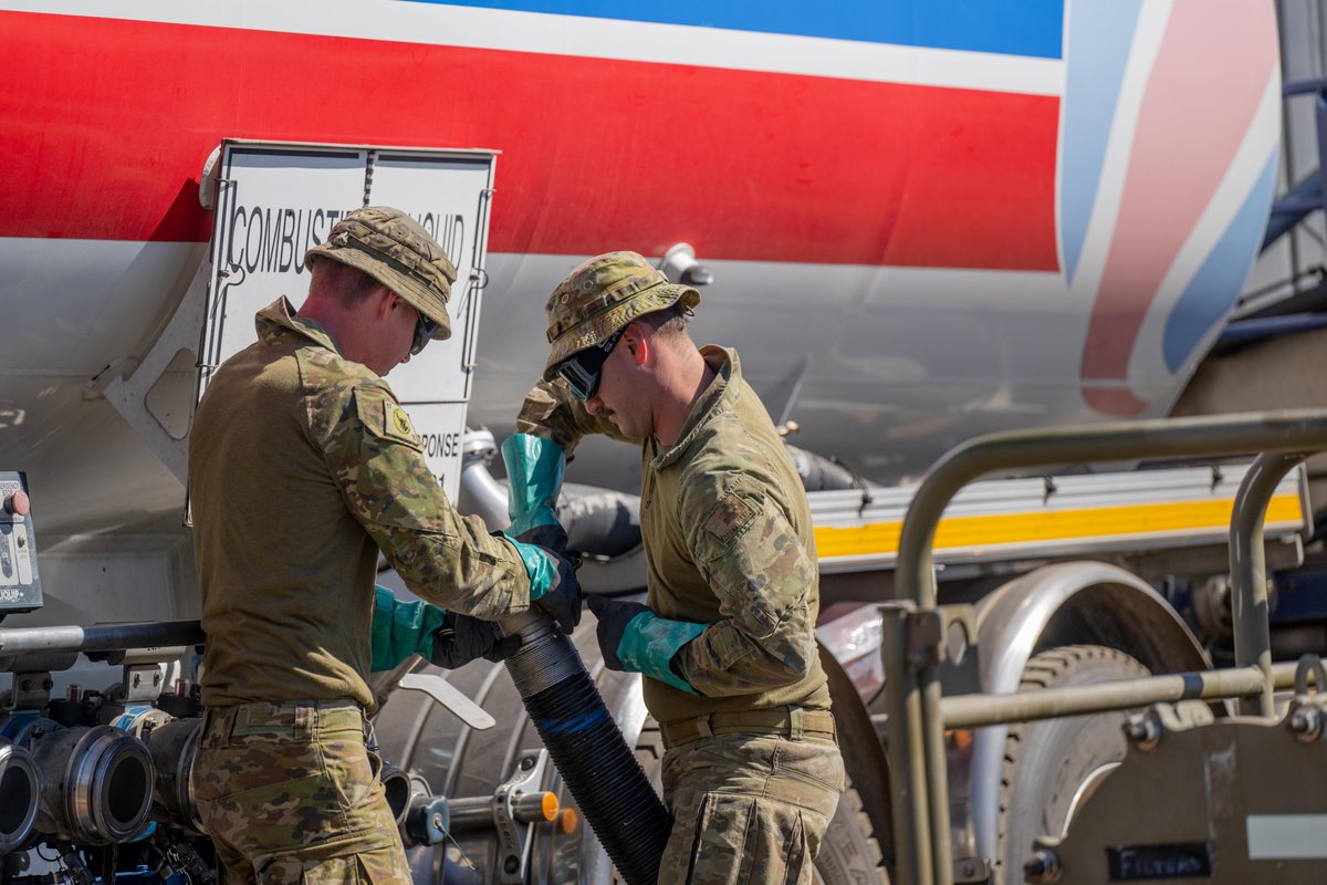 DefenceAust's tweet image. ⛽ During @TalismanSabre Petroleum Operators from the @AustralianArmy's 10th Forces Support Battalion conducted a Bulk Fuel Installation and civilian contractor fuel transfer at 📍 Townsville field Training Area.
#YourADF #StrongerTogether #TS25 #TalisamanSabre25