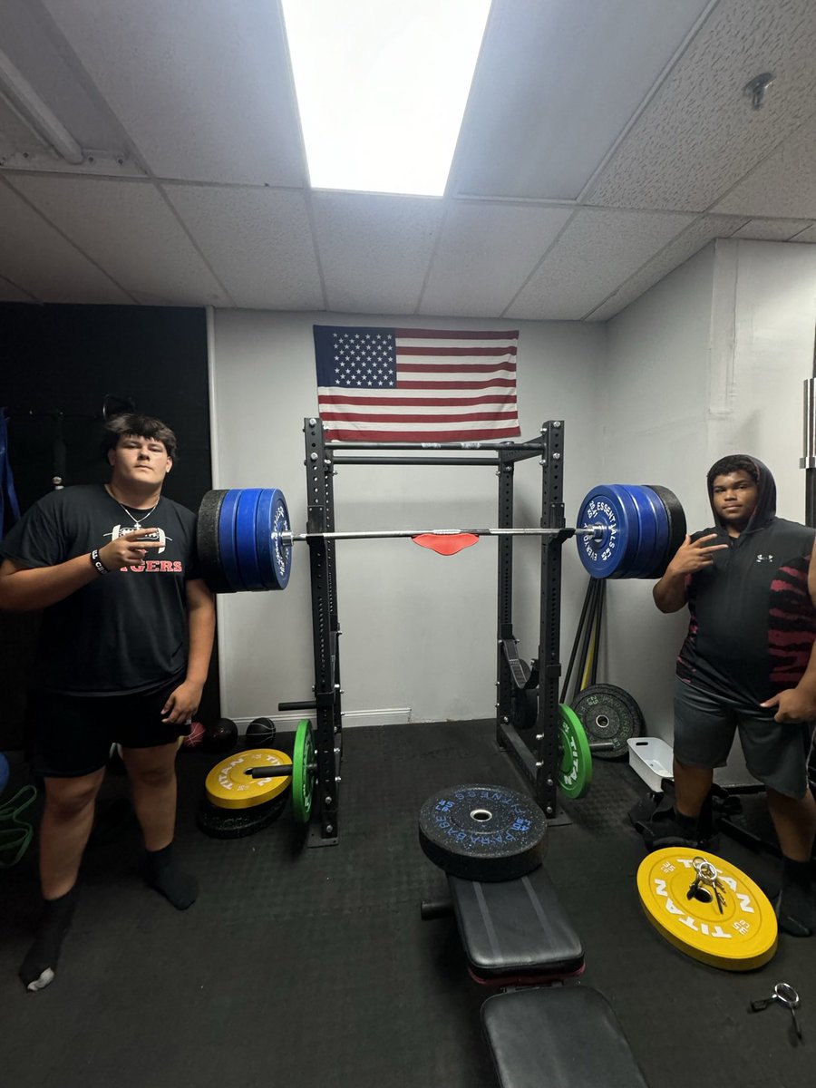 Old School lift back in the Cave. 

Couple of Big Dawgs. 💪🏻🏋️‍♂️

Let’s Go Knights! 💪🏻🏈💜

#gdafamily 
#gdaboys 
#obfootball 

<a href="/theconnorlong_/">Connor long</a> 
<a href="/CMadsNj/">Christian Madison</a> 
<a href="/mattdonaghue23/">Coach Donaghue</a> 
<a href="/karycinski64/">Michael Karycinski</a> 
<a href="/SeanGleason7/">Coach Gleason</a> 
<a href="/Andrewvera6/">Andrew Vera</a> 
<a href="/OlivieriCraig2/">Craig J Olivieri</a> 
<a href="/JustinVal11/">Justin Valinotti</a> 
<a href="/cbenford_33/">Chris Benford</a> 
<a href="/22E_Jayden/">Jayden Endaz</a>