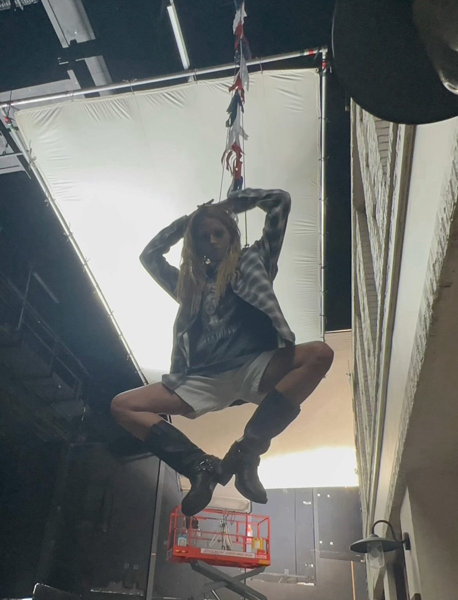 gabbriettedaily's tweet image. ⚠️ | Potential Spoiler
Gabbriette on set for “I Know What You Did Last Summer”