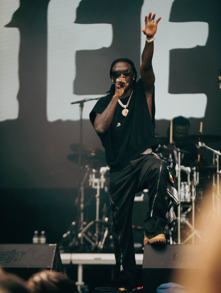 stonebwoy's tweet photo. Every stage is a battlefield, and every performance is purpose in motion.
@reedsfestival THANK YOU for having me! Love and Respect to everyone who pulled up for THE TORCHER.❤️‍🔥🇬🇭

#TheTorcherEP https://t.co/6jpV2fYK2l