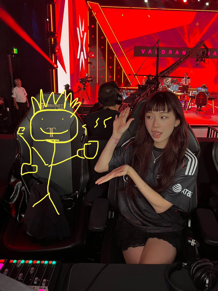 100T_VAL's tweet image. JOIN THE WATCH PARTY WITH @EllumYT & @pipluptiny ON THEIR CHANNELS