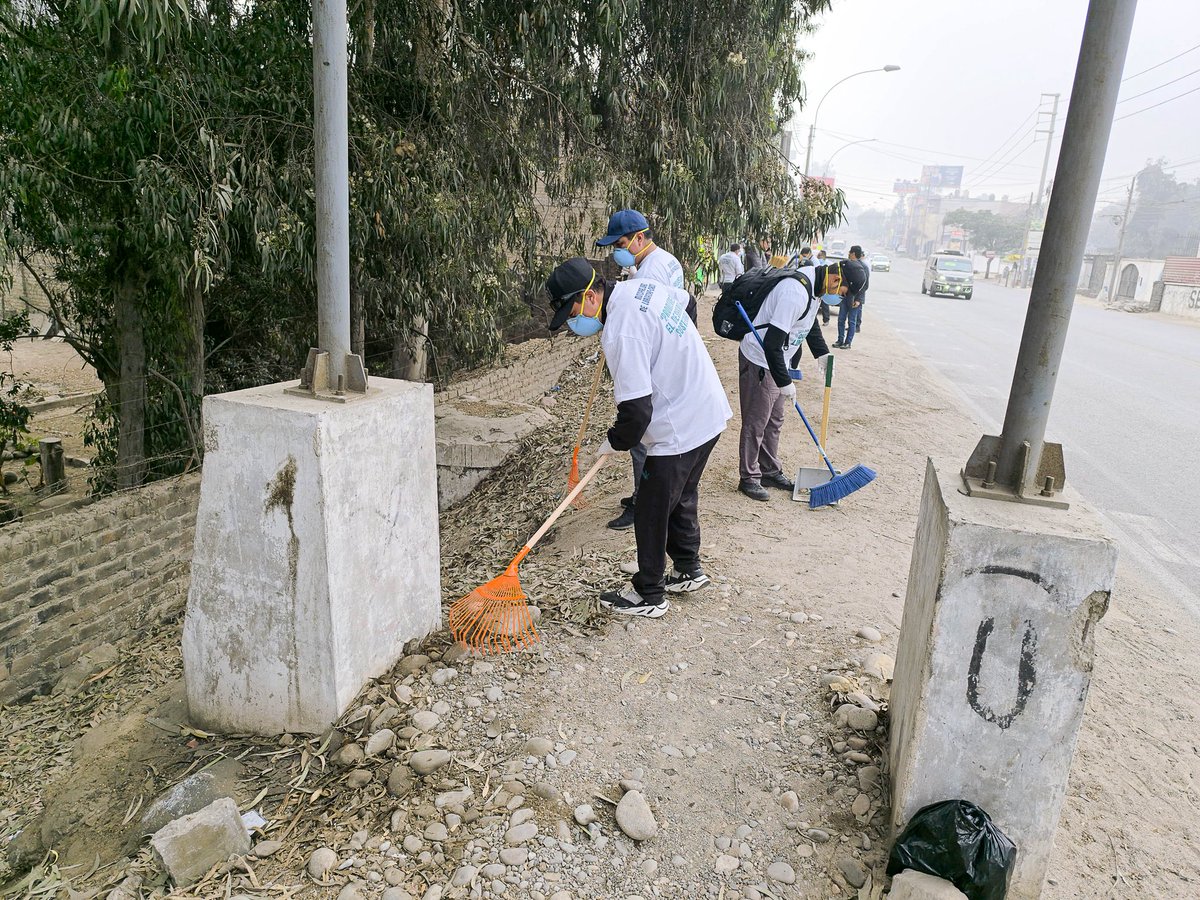 🤝🏻 ¡𝐋𝐥𝐞𝐯𝐚𝐦𝐨𝐬 𝐚 𝐜𝐚𝐛𝐨 𝐮𝐧𝐚 𝐣𝐨𝐫𝐧𝐚𝐝𝐚 𝐝𝐞 𝐥𝐢𝐦𝐩𝐢𝐞𝐳𝐚 𝐜𝐨𝐧 𝐞́𝐱𝐢𝐭𝐨! 🧹

#DistritoLimpio | 👏🏻 La Municipalidad de Lurigancho Chosica realizó una gran Campaña Integral “Lurigancho, te quiero limpio”, en donde todas las unidades orgánicas se sumaron.