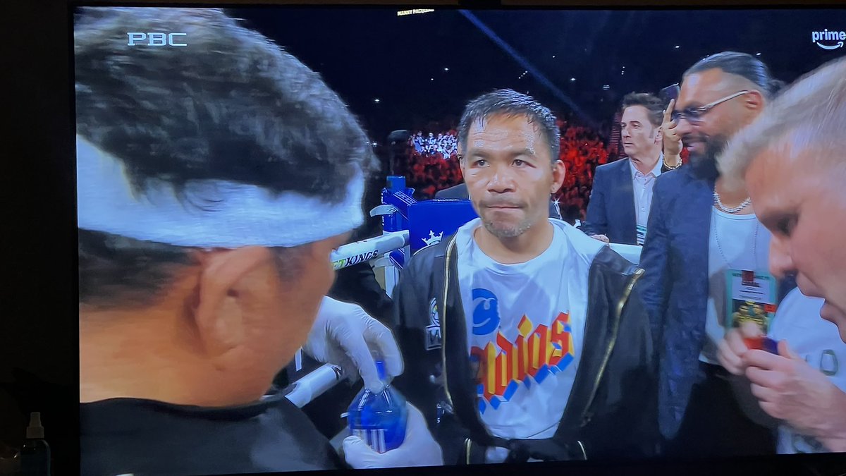 labyrinthgolem's tweet photo. Pacquiao definitely won that fight. Also, Didn’t expect to see Dr. Doofenshmirtz in attendance! #PacquiaoBarrios. https://t.co/TA8boiLU2H