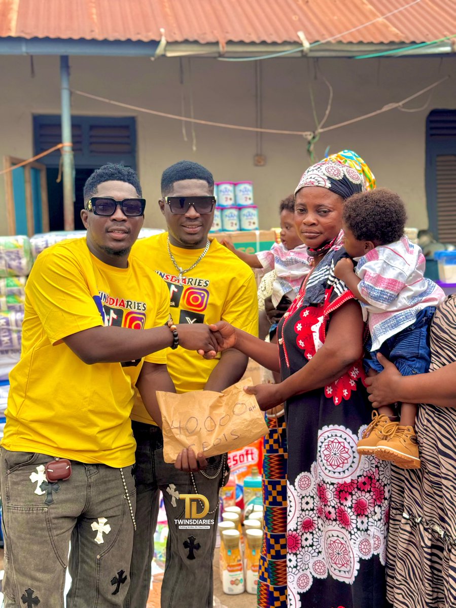Twinsdiaries1's tweet image. We have donated all these to the twins in konongo who lost their mom. We donated 40,000gh in addition. Money will saved at the bank for future wellbeing of the kids! Grandma will set up a lucrative business to earn profit in order to take care of the kids !!